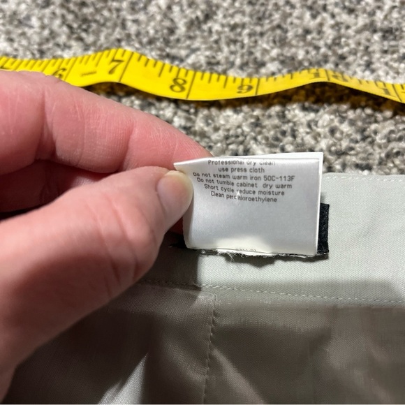 Giorgio Armani Business Casual Skirt W/ Back Slit, Size 46 Grey / Beige - Picture 7 of 10